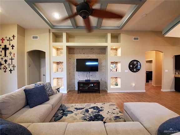 5th image of 3107 Manchester Dr