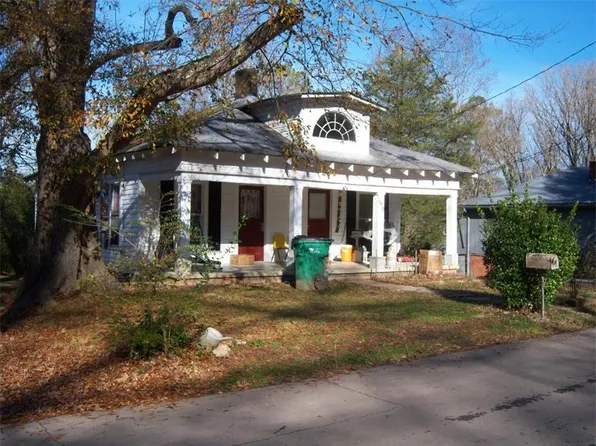 190 McLain St, Canton, GA 30114