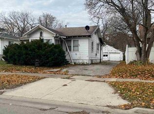 640 W 11th St #TOWNHOUSE, Waterloo, IA 50702