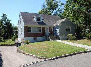 11 Harding Dr, New Rochelle, NY 10801