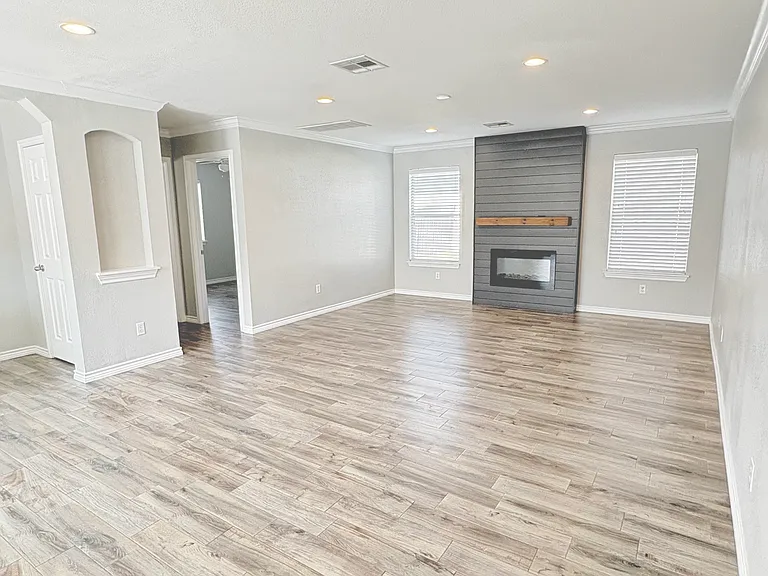 104 Meadow Lark Ln — Photo 2