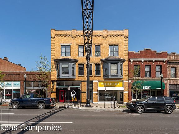 2nd image of 1188-1190 N High St #4