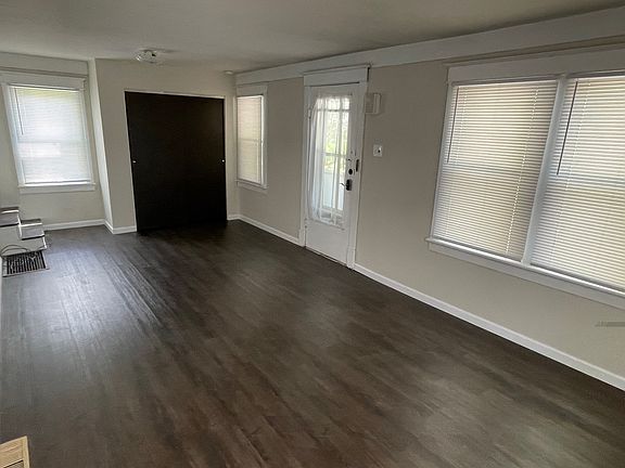 4th image of 3044 W Tennyson Ave