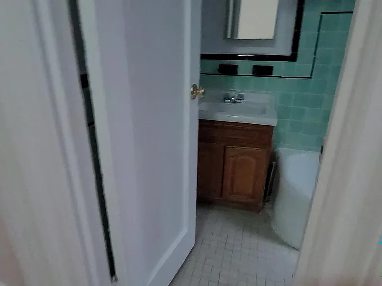 3175 Grand Concourse #J2 — Photo 15