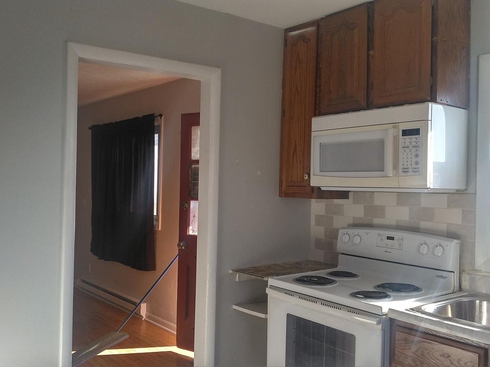 110 E 1st St, Kennard, NE 68034 Zillow