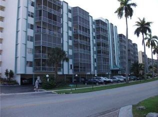400 Diplomat Pkwy APT 201, Hallandale, FL 33009