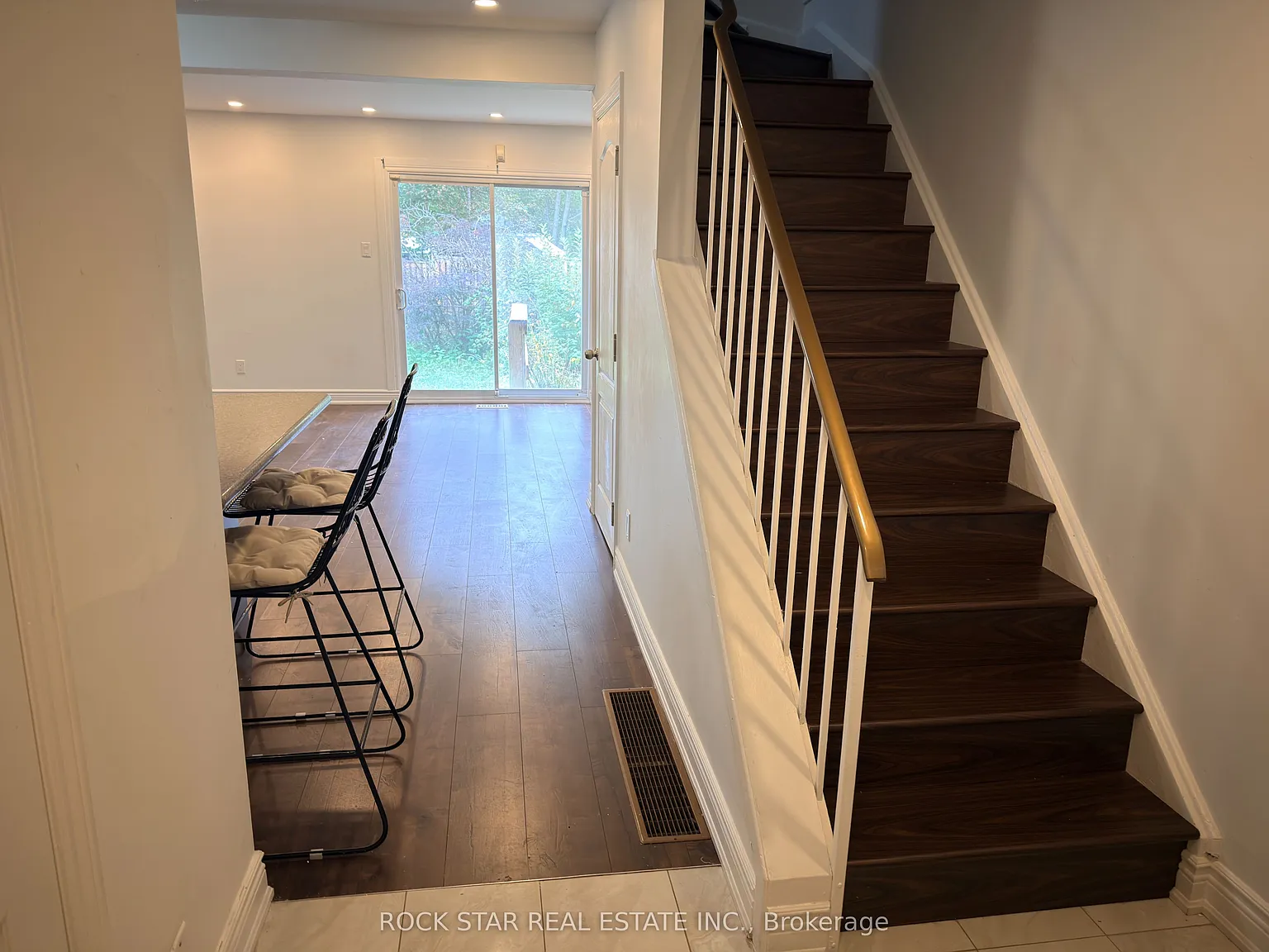 3 bed, $2,595 — Photo 2