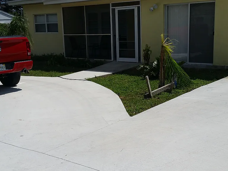 545 Nora Ave — Photo 2