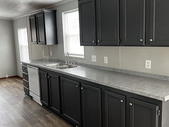 3rd image of 1507 Rushmore Blvd E