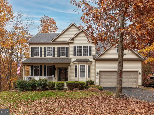 122 Country Club Dr, Cross Junction, VA 22625