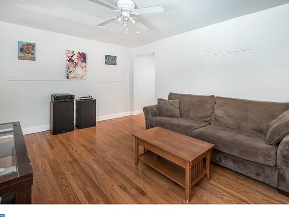5th image of 4613 Umbria St
