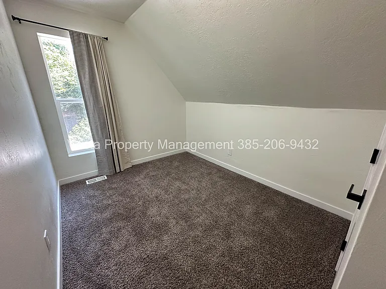 2538 Orchard Ave — Photo 16