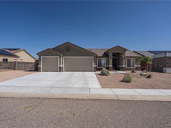 3rd image of 1689 E ALOE Street