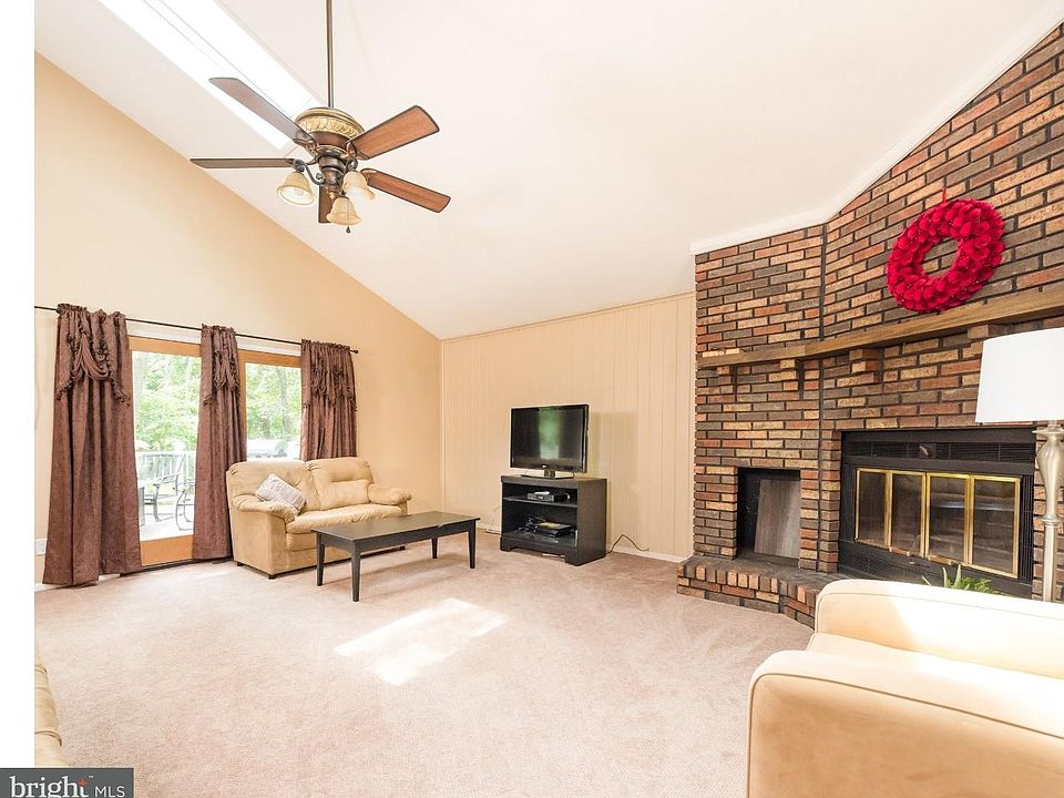 2nd image of 847 Anthony Rd