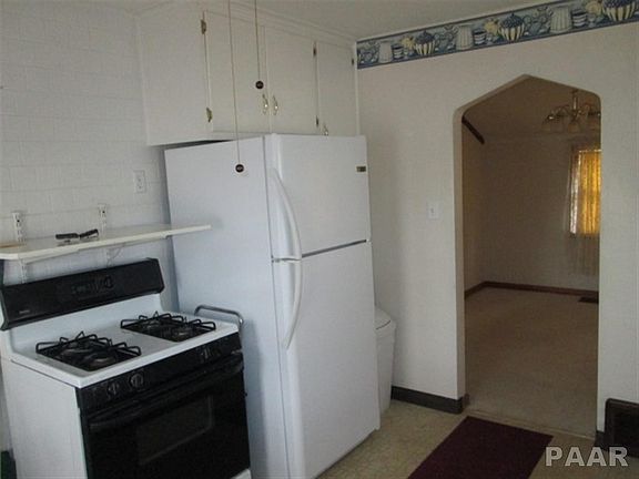 3rd image of 607 W Franklin St