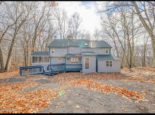 123 Banbury Dr, Bushkill, PA 18324