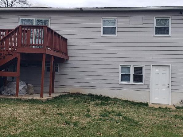 9207 4th St, Lanham, MD