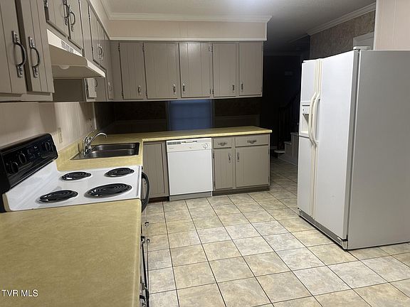 5th image of 103 Skyview Dr