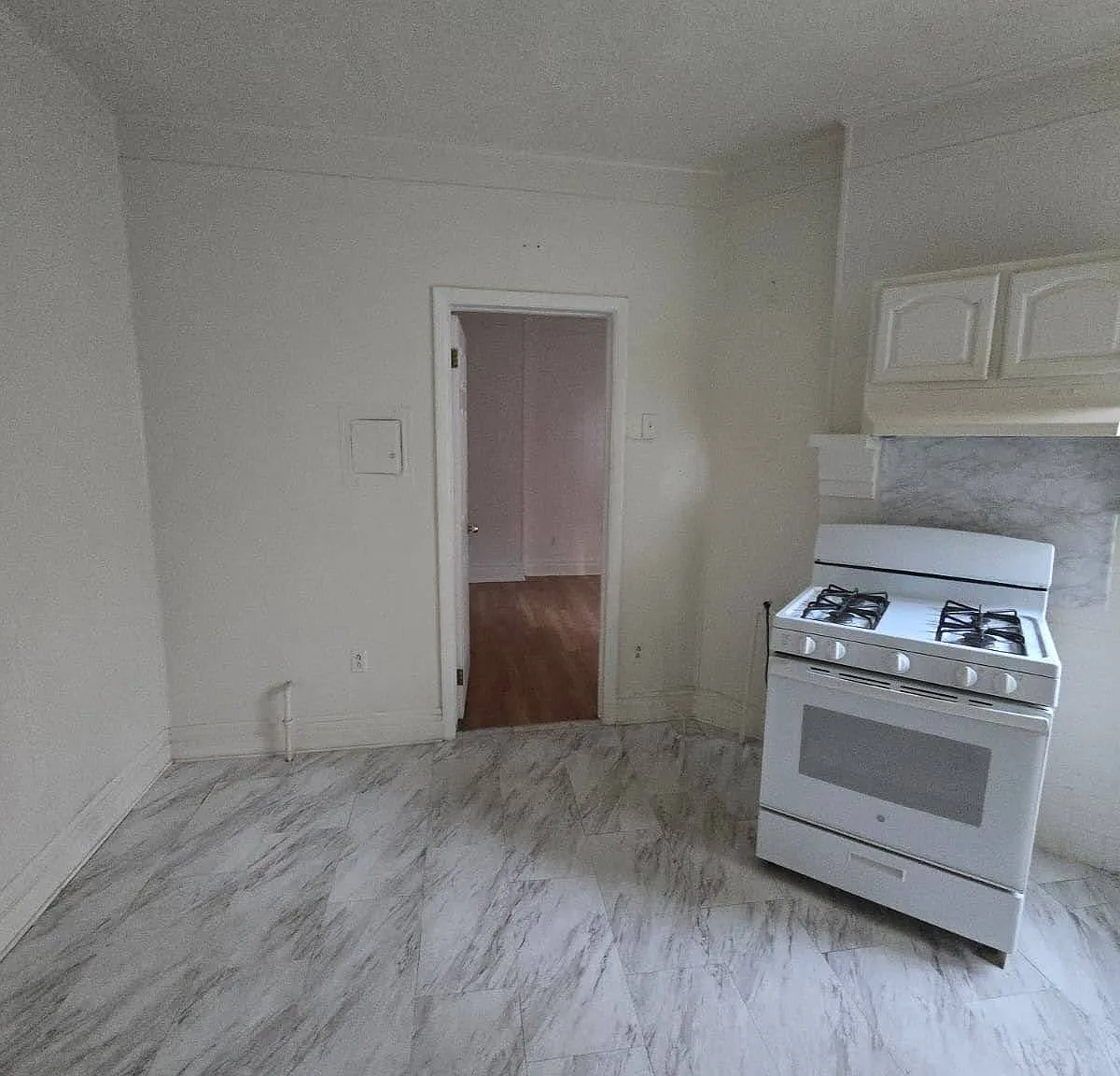 2 bed, $1,800 — Photo 2