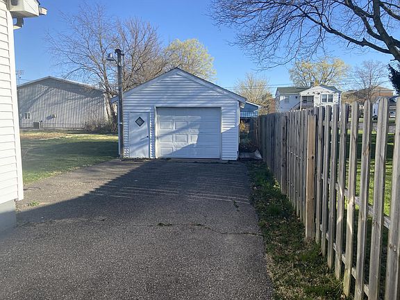 2nd image of 118 W 5th St