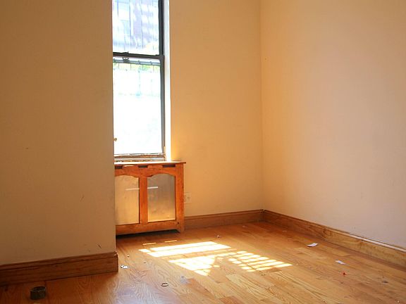 4th image of 346 W 47th St APT 1C
