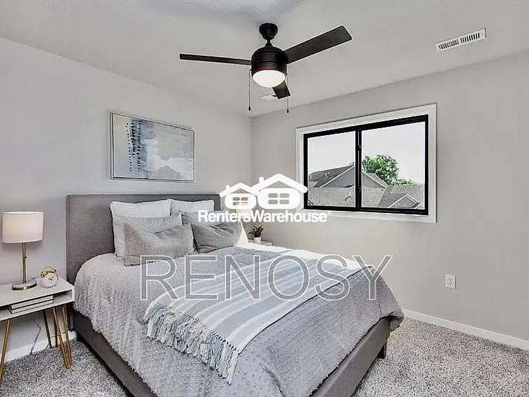 3635 NE Kara Ln — Photo 12