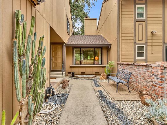 3rd image of 7025 Rancho Mirage Ct