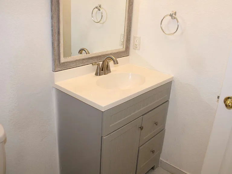 1608 Broadmoor Dr — Photo 11