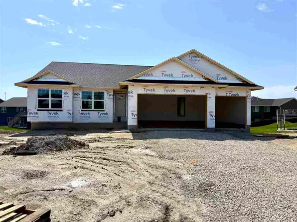 6315 Prairie Rose Cir SW, Cedar Rapids, IA 52404