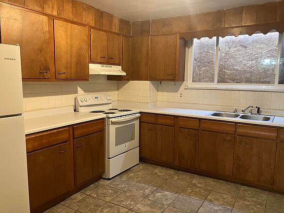 2nd image of 1516 Red Oak St