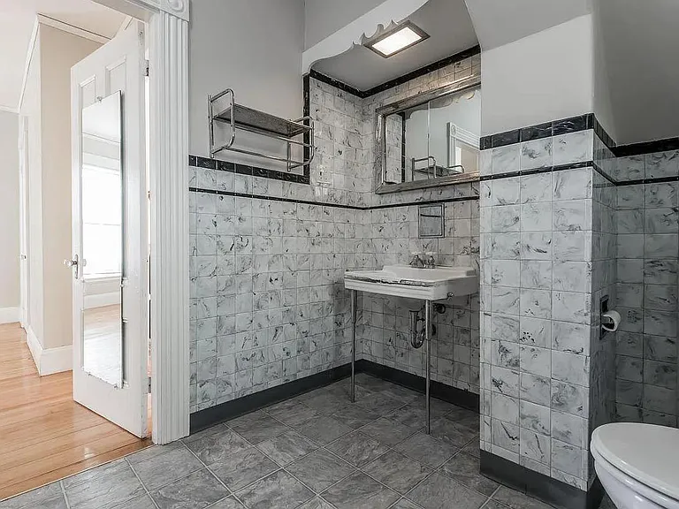 24 Lamb St #1 — Photo 4