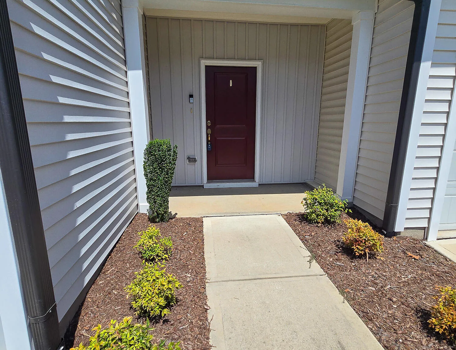 3 bed, 2.5 bath, 1625 sqft, $1,895 — Photo 2