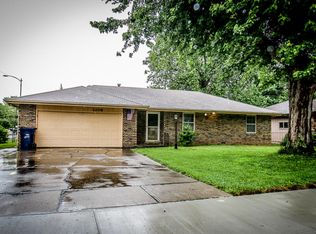 1208 S Meadowview Ave, Springfield, MO 65804