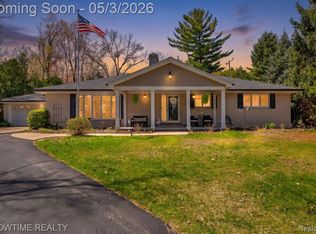 5211 Lakeshore Rd, Fort Gratiot, MI 48059