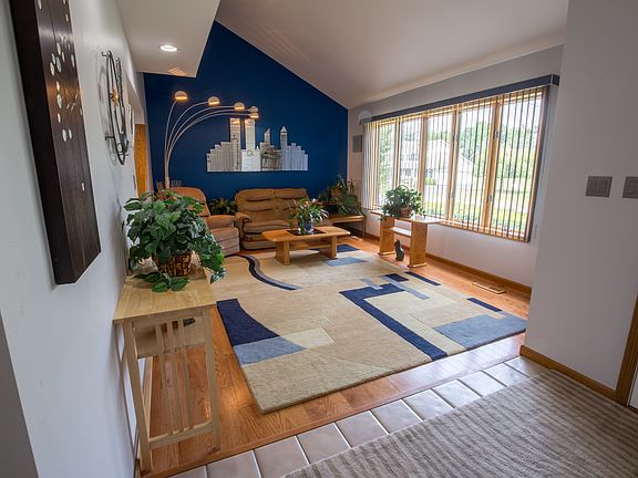 2nd image of 4671 Redwood Ln