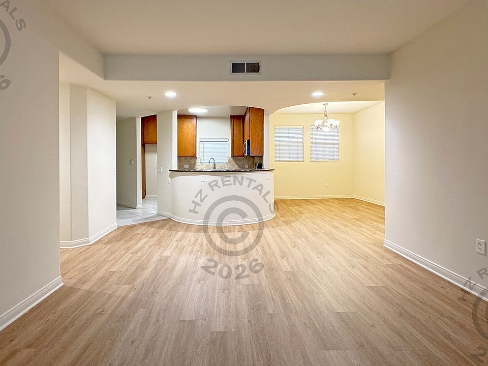 1st image of 12140 Moorpark St APT 103
