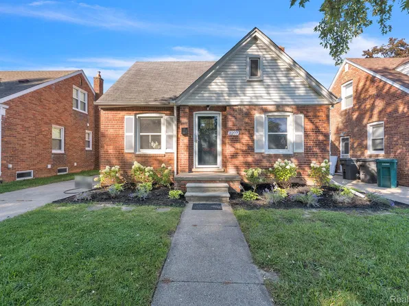 2207 Kingsbury Ave, Dearborn, MI 48128