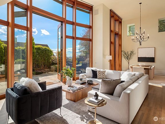 4th image of 105 W Highland Drive #200