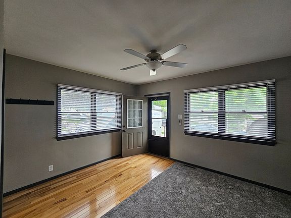 3rd image of 6816 Marcy St
