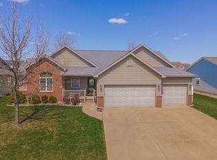 402 Thicket Point, Normal, IL 61761