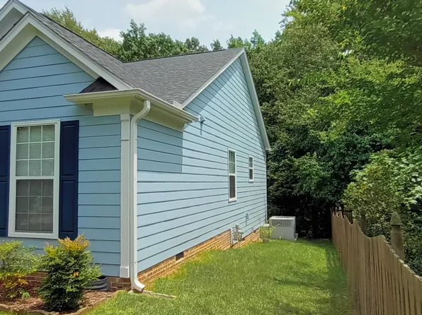 1004 Starkland Way, Holly Springs, NC 27540