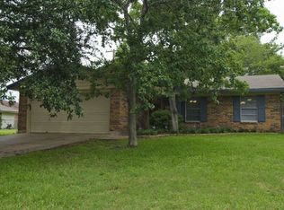 2105 Oak Grove Ln, Bryan, TX 77802