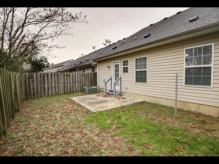 616 Goodale Ln — Photo 17