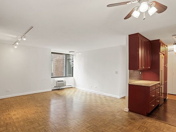4th image of 1619 3rd Ave APT 16C