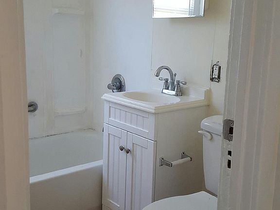 5th image of 44 Carver Cir #40