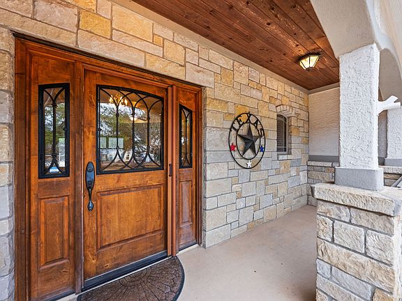 3rd image of 225 Skye Dr