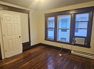 77 Fairview Ave, West Springfield, MA 01089