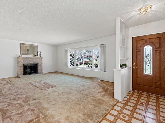 3rd image of 1342 Tenaya Dr