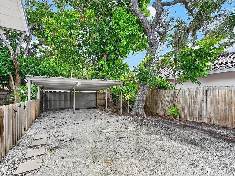 1010 Virginia Dr — Photo 63