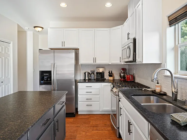 662 NW Mount Washington Dr — Photo 12